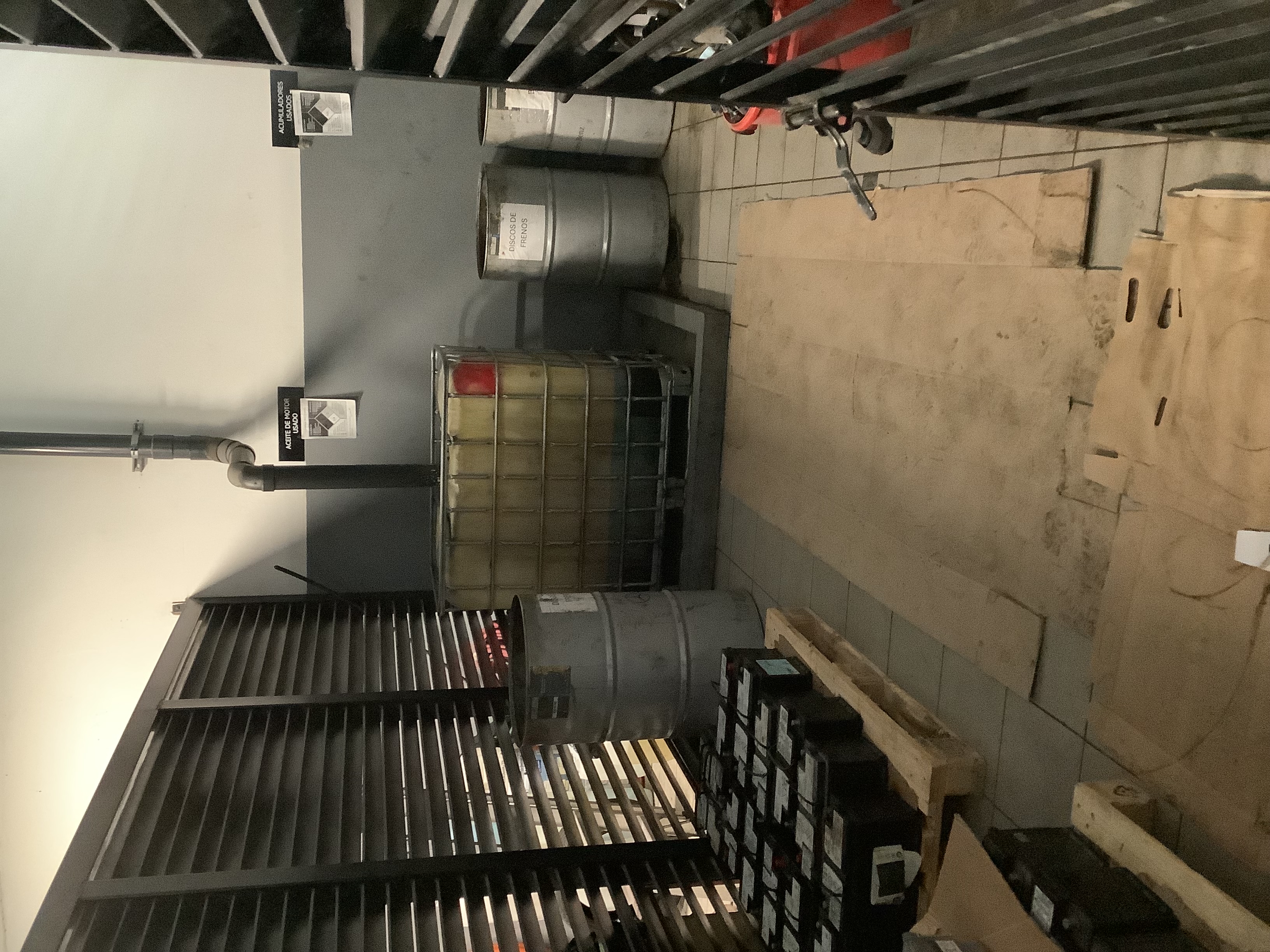 ATRP — Almacén Temporal Residuos Peligrosos (vista interior)